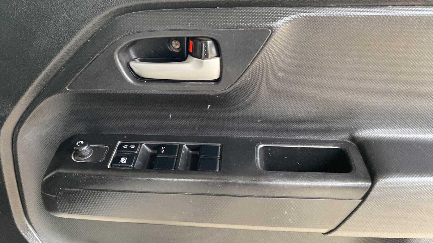 2019 Maruti New Wagon-R VXI 1.0, Petrol, Manual, 53,966 km, Driver Side Door Panels Control