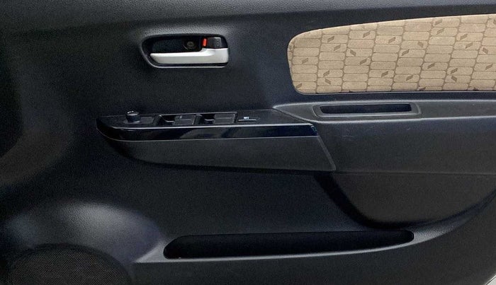 2017 Maruti Wagon R 1.0 VXI, Petrol, Manual, 36,674 km, Driver Side Door Panels Control