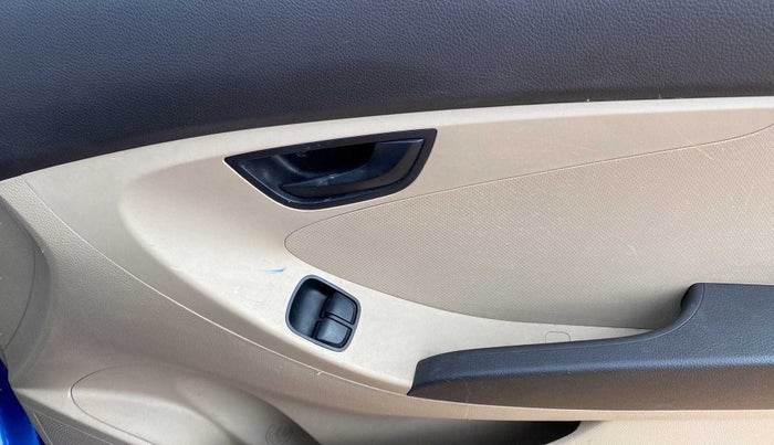 2012 Hyundai Eon ERA +, Petrol, Manual, 37,051 km, Driver Side Door Panels Control