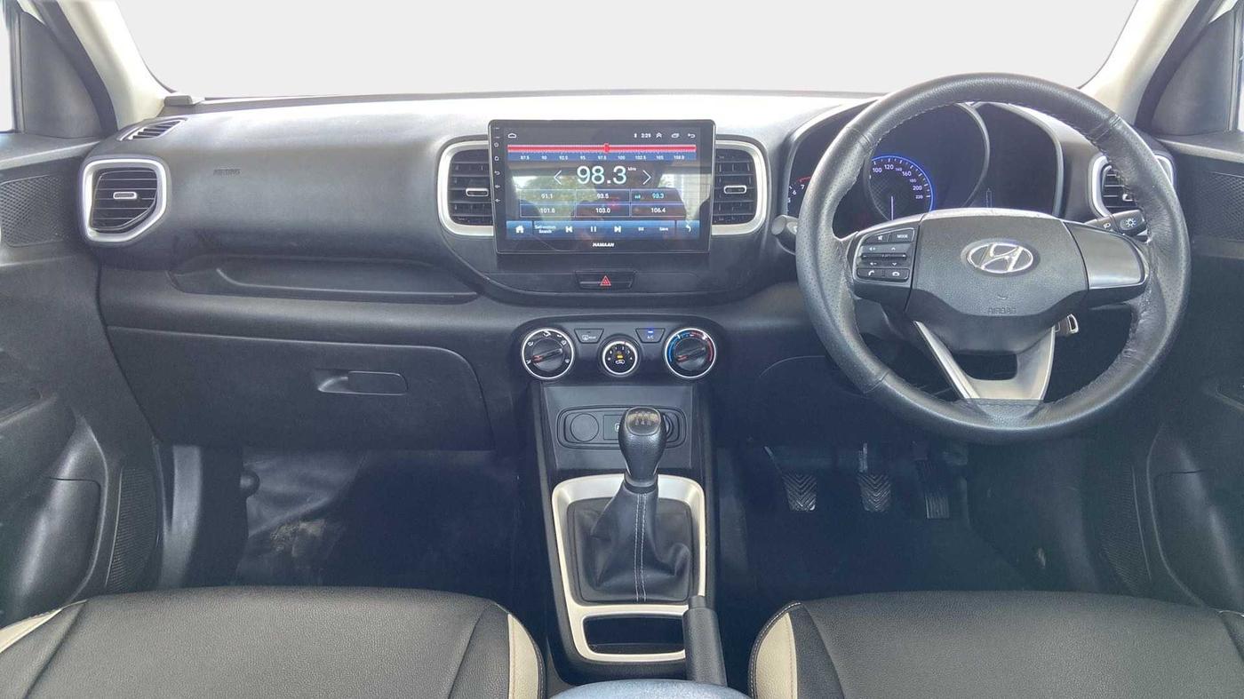 2020 Hyundai VENUE S 1.2, Petrol, Manual, 47,586 km, Dashboard