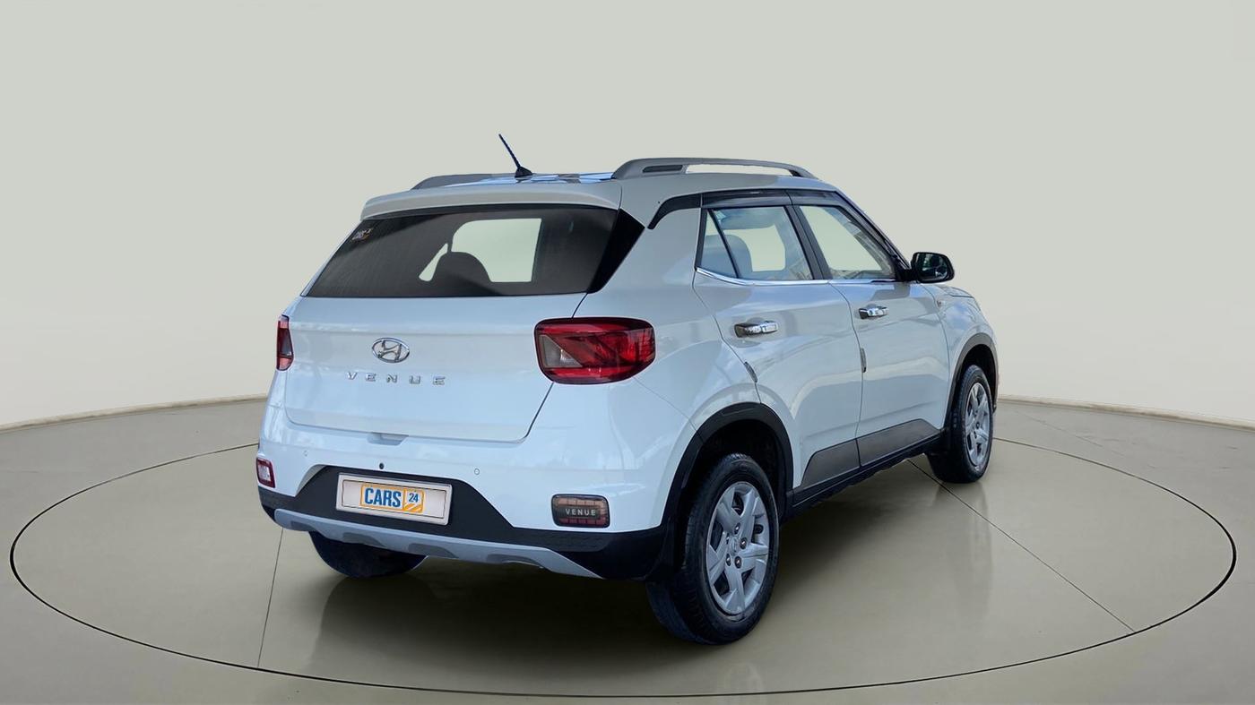 2020 Hyundai VENUE S 1.2, Petrol, Manual, 47,586 km, Right Back Diagonal