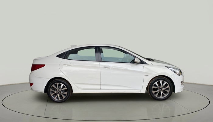 2016 Hyundai Verna 1.6 CRDI SX, Diesel, Manual, 1,18,513 km, Right Side View