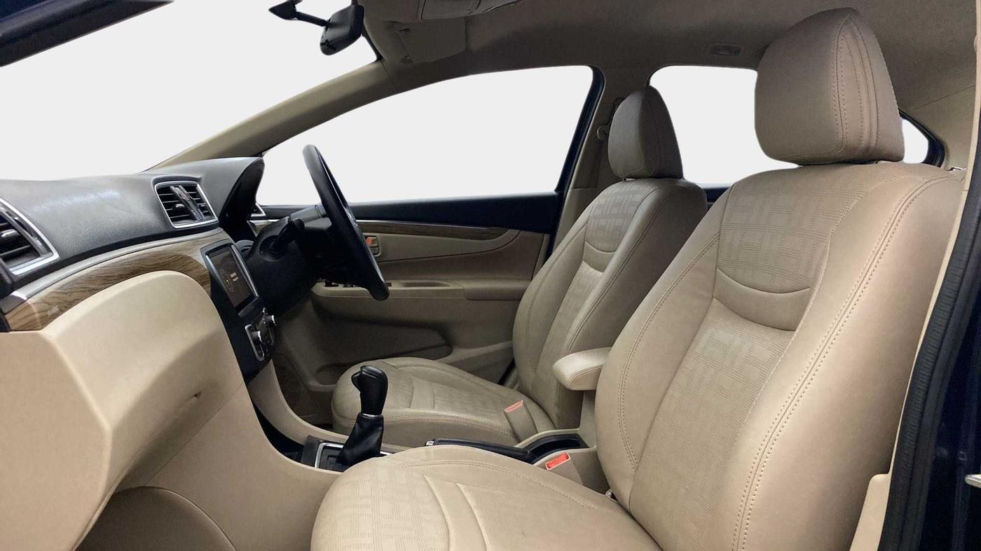 2022 Maruti Ciaz ZETA AT 1.5  SHVS PETROL, Petrol, Automatic, 24,062 km, Right Side Front Door Cabin