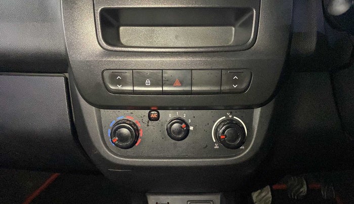 2022 Renault Kwid RXL, Petrol, Manual, 13,222 km, AC Unit - Directional switch has minor damage