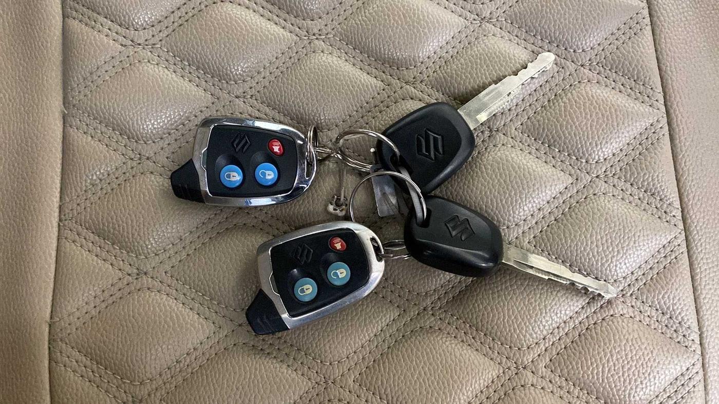 2018 Maruti Dzire LXI, Petrol, Manual, 58,159 km, Key Close Up