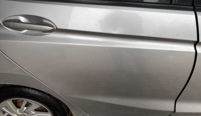 2017 Honda Jazz 1.2L I-VTEC V, Petrol, Manual, 33,874 km, Right rear door - Slightly dented