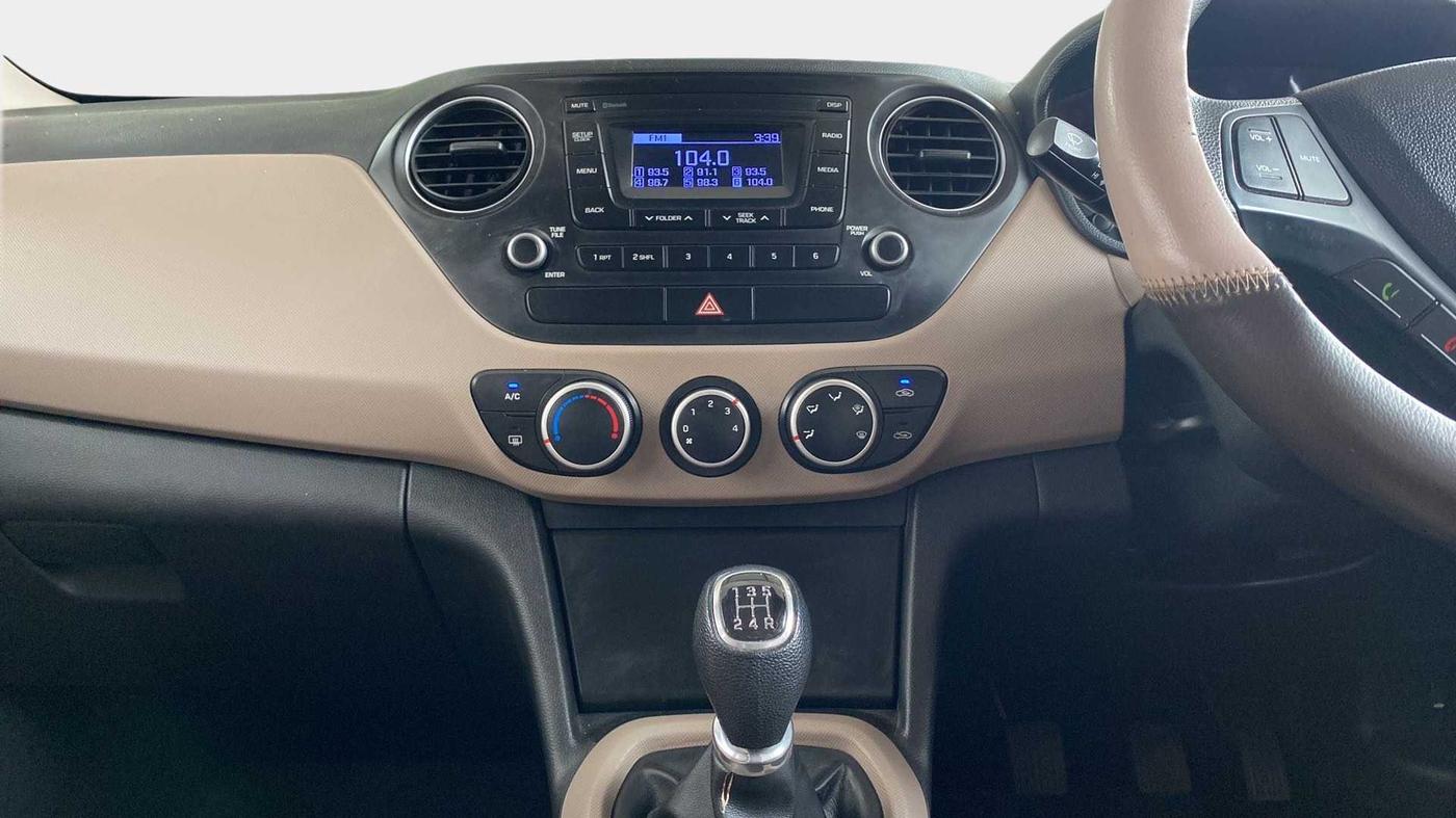 2017 Hyundai Xcent S 1.2, Petrol, Manual, 65,161 km, Air Conditioner