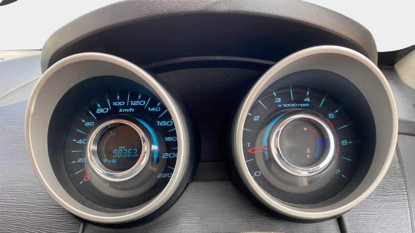 2015 Mahindra XUV500 W6, Diesel, Manual, 98,440 km, Odometer Image