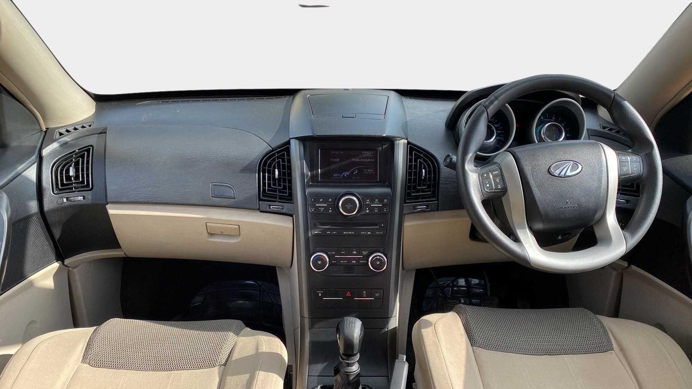 2015 Mahindra XUV500 W6, Diesel, Manual, 98,440 km, Dashboard