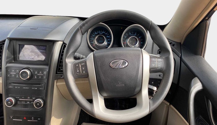 2015 Mahindra XUV500 W6, Diesel, Manual, 98,440 km, Steering Wheel Close Up