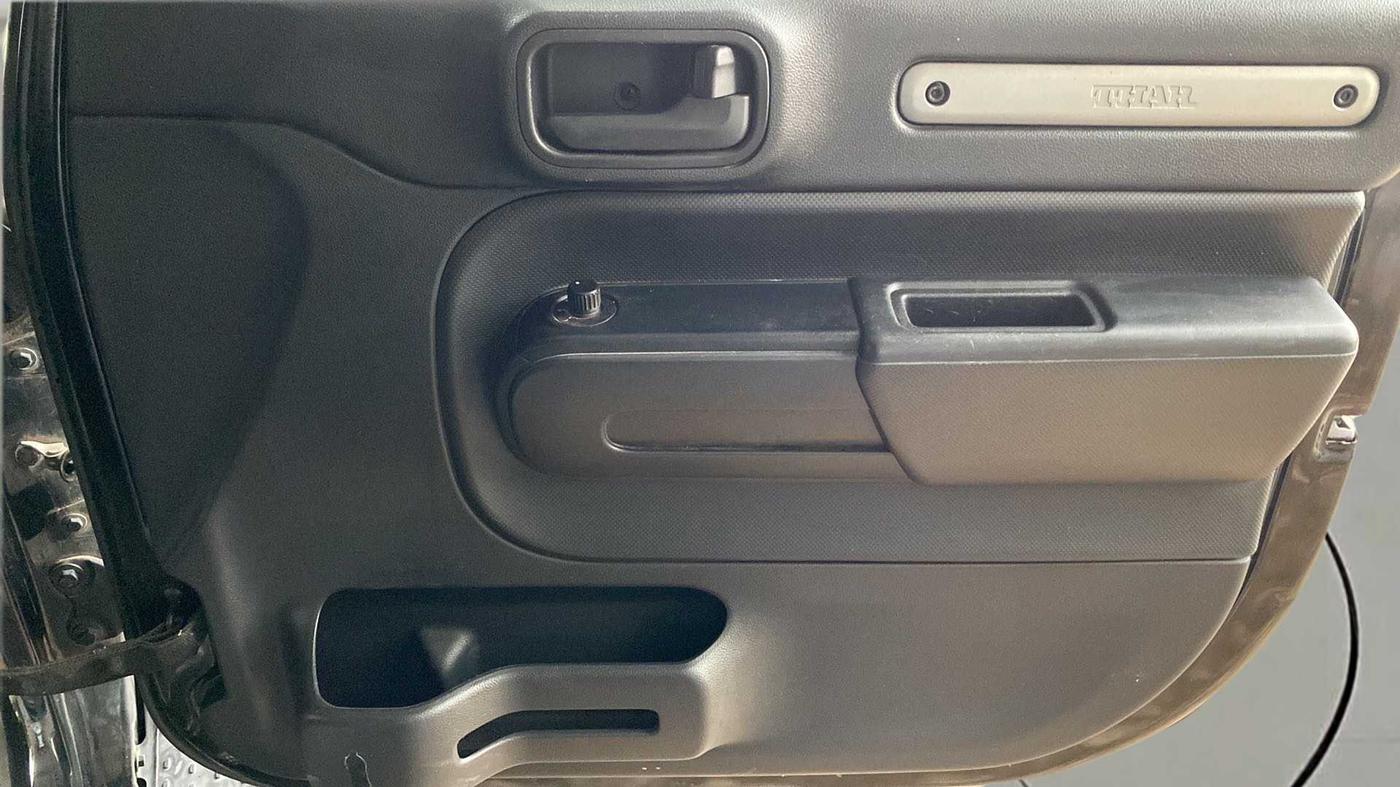 2021 Mahindra Thar LX HT PETROL 4WD MT, Petrol, Manual, 22,784 km, Driver Side Door Panels Control