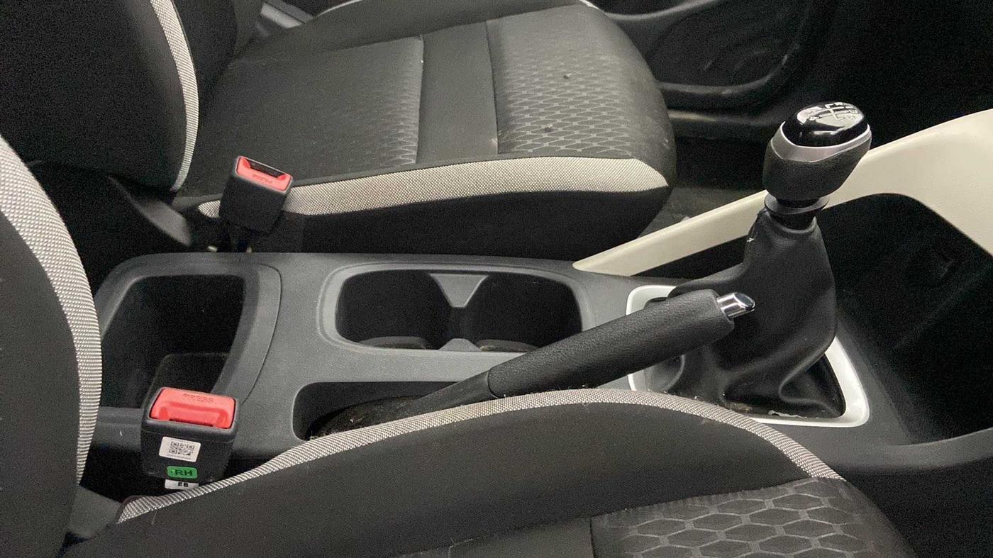 2022 Nissan MAGNITE XL, Petrol, Manual, 15,583 km, Gear Lever