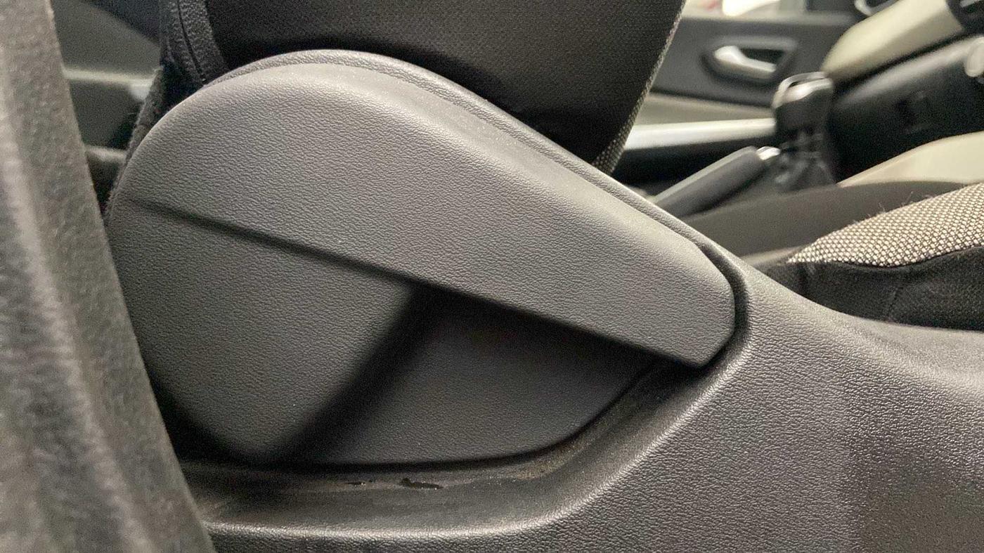 2022 Nissan MAGNITE XL, Petrol, Manual, 15,583 km, Driver Side Adjustment Panel