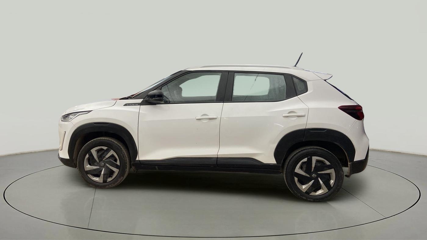 2022 Nissan MAGNITE XL, Petrol, Manual, 15,583 km, Left Side