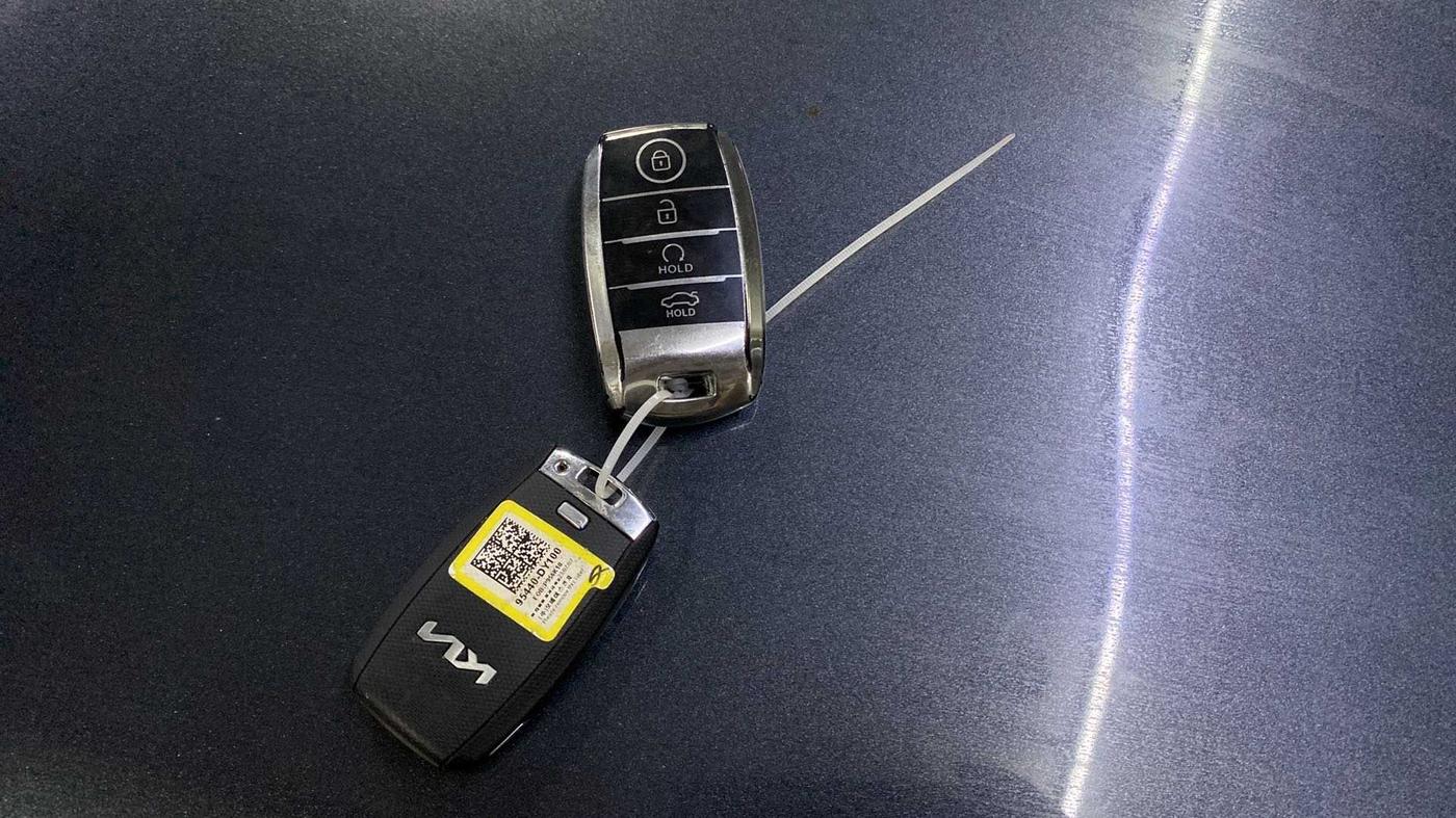 2023 KIA CARENS LUXURY PLUS 1.5 DIESEL AT 7 STR, Diesel, Automatic, 13,662 km, Key Close Up