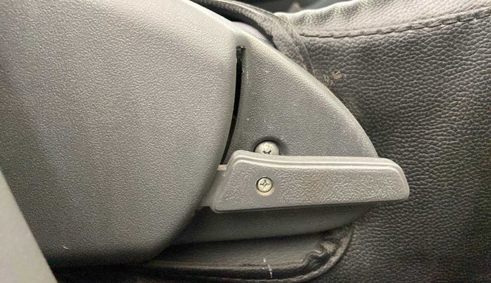 2016 Maruti Alto 800 LXI, Petrol, Manual, 17,816 km, Driver Side Adjustment Panel