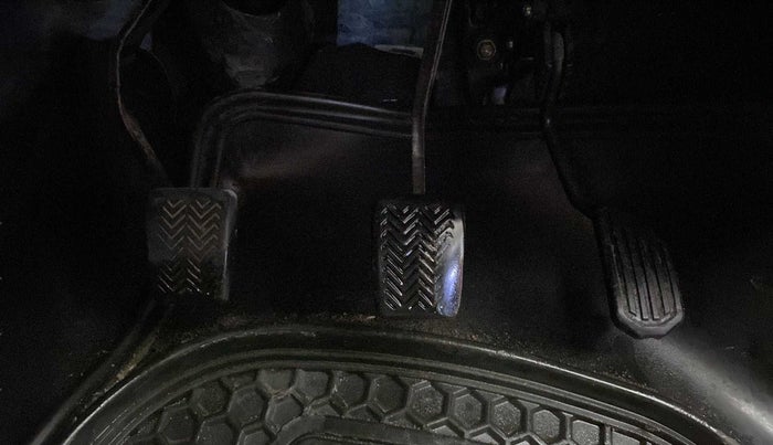2012 Toyota Etios G, Petrol, Manual, 99,716 km, Pedals