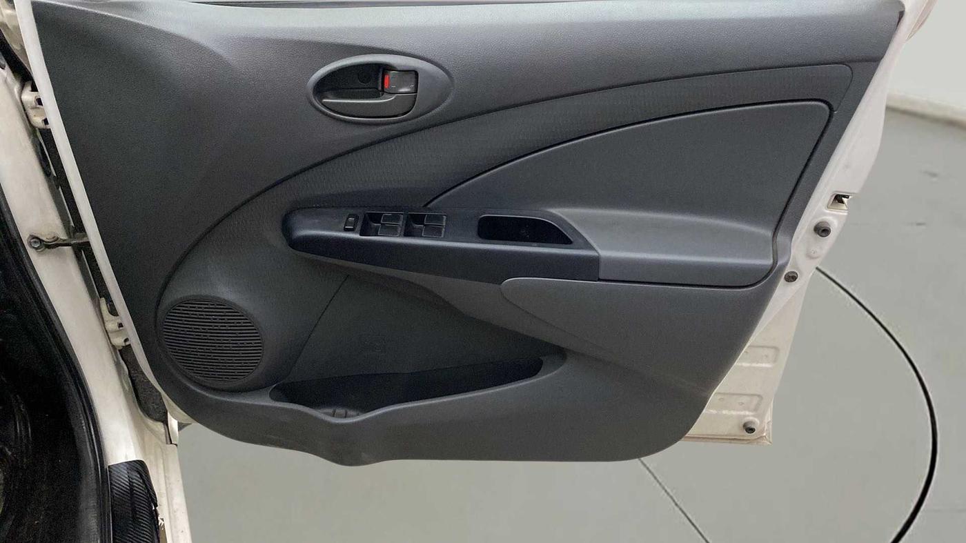 2012 Toyota Etios G, Petrol, Manual, 99,716 km, Driver Side Door Panels Control