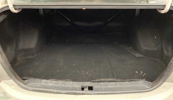 2012 Toyota Etios G, Petrol, Manual, 99,716 km, Boot Inside