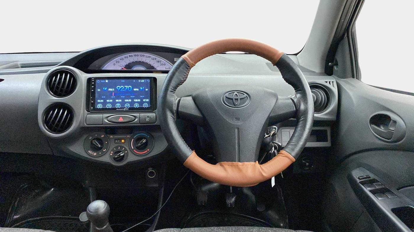 2012 Toyota Etios G, Petrol, Manual, 99,716 km, Steering Wheel Close Up