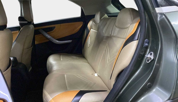 2020 Tata NEXON XMA SUNROOF DIESEL, Diesel, Automatic, 64,139 km, Right Side Rear Door Cabin