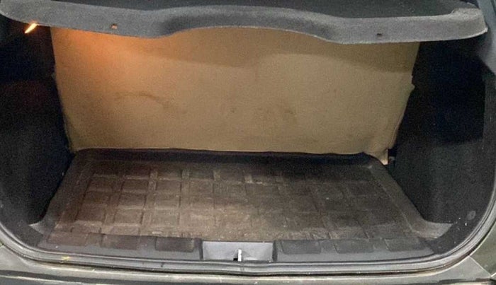 2020 Tata NEXON XMA SUNROOF DIESEL, Diesel, Automatic, 64,139 km, Boot Inside