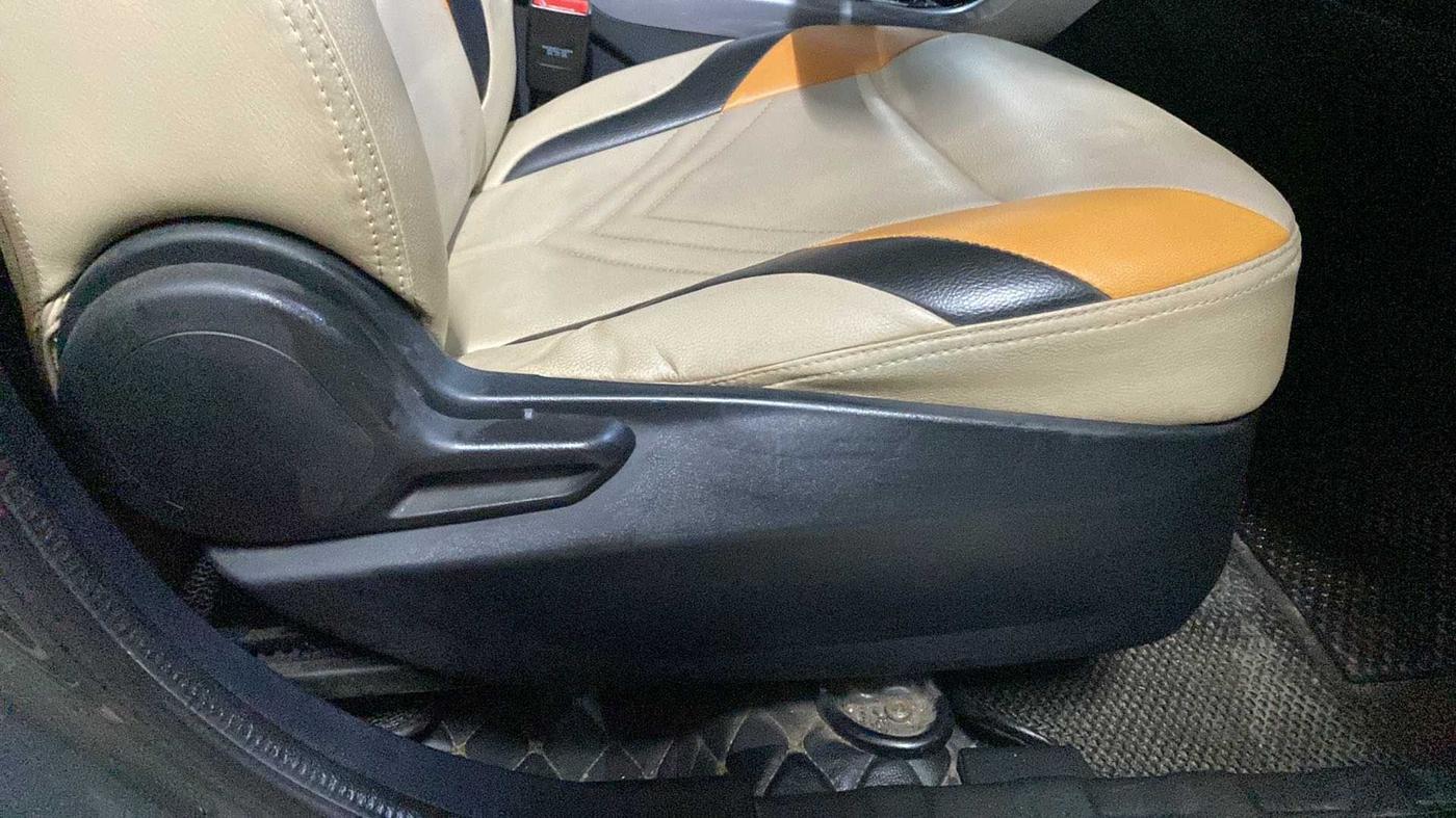 2020 Tata NEXON XMA SUNROOF DIESEL, Diesel, Automatic, 64,139 km, Driver Side Adjustment Panel