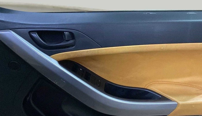 2020 Tata NEXON XMA SUNROOF DIESEL, Diesel, Automatic, 64,139 km, Driver Side Door Panels Control