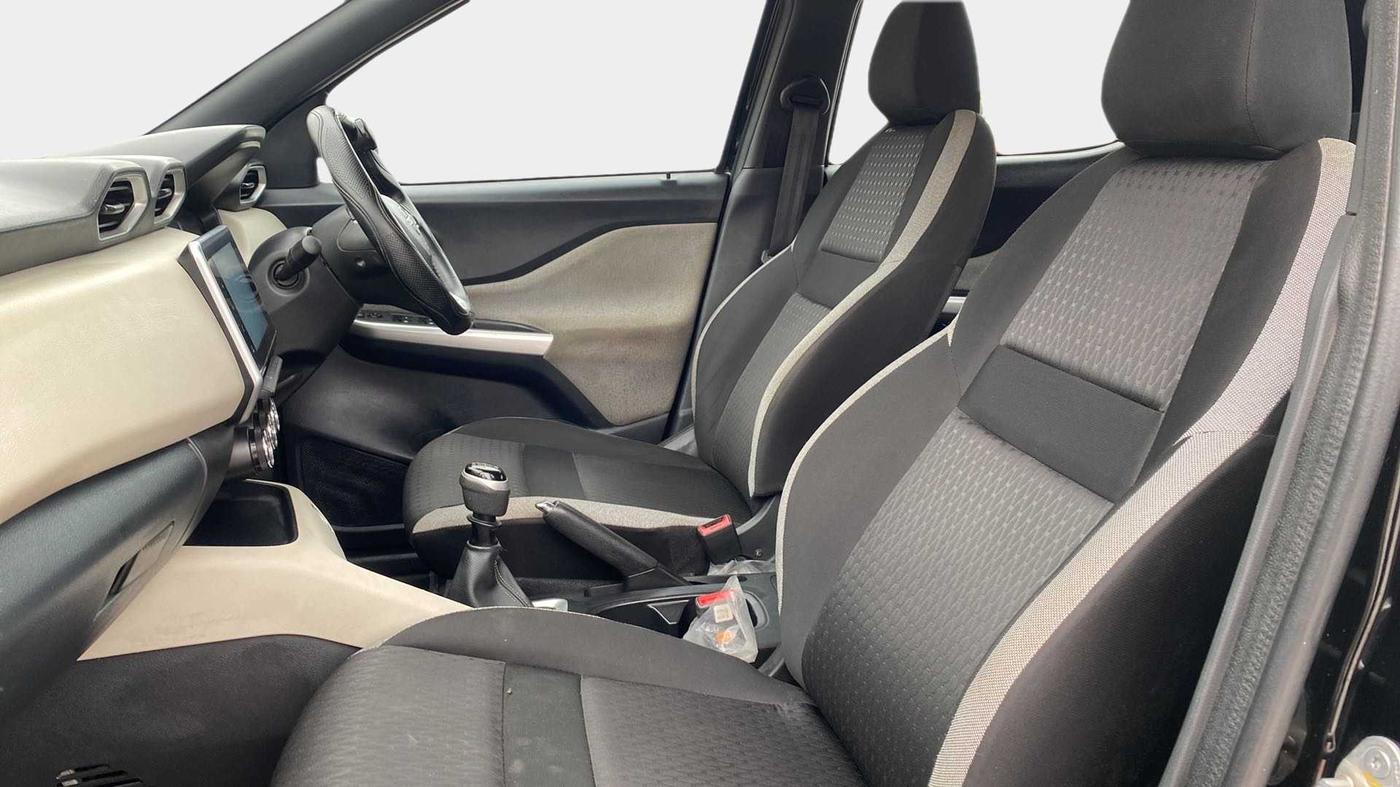 2023 Nissan MAGNITE XV MT, Petrol, Manual, 13,552 km, Right Side Front Door Cabin