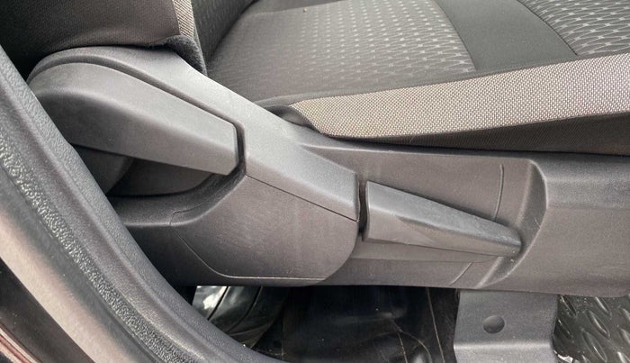 2023 Nissan MAGNITE XV MT, Petrol, Manual, 13,552 km, Driver Side Adjustment Panel