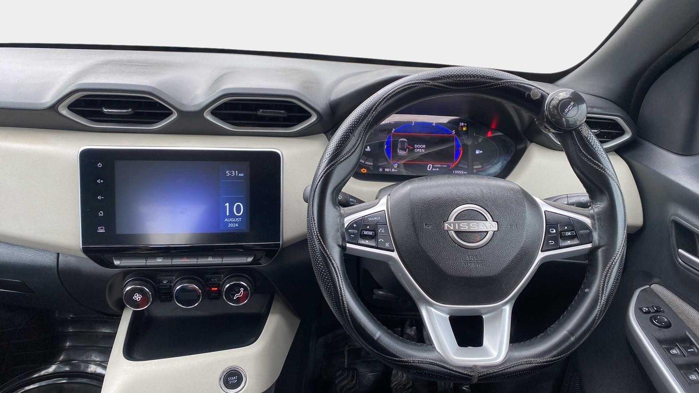2023 Nissan MAGNITE XV MT, Petrol, Manual, 13,552 km, Steering Wheel Close Up