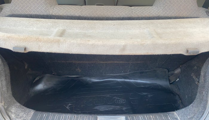 2017 Mahindra Kuv100 K4 6 STR, Petrol, Manual, 91,898 km, Boot Inside