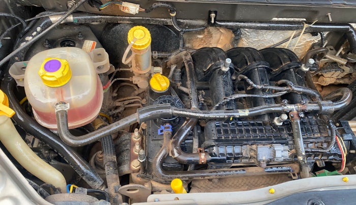 2017 Mahindra Kuv100 K4 6 STR, Petrol, Manual, 91,898 km, Engine View - Right