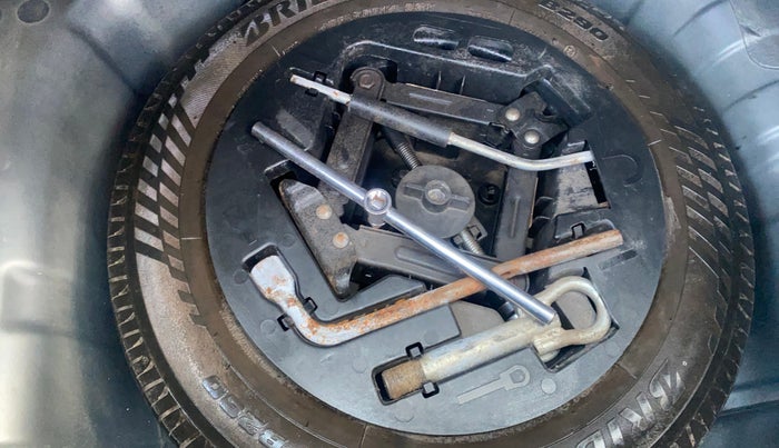 2017 Mahindra Kuv100 K4 6 STR, Petrol, Manual, 91,898 km, Spare Tyre