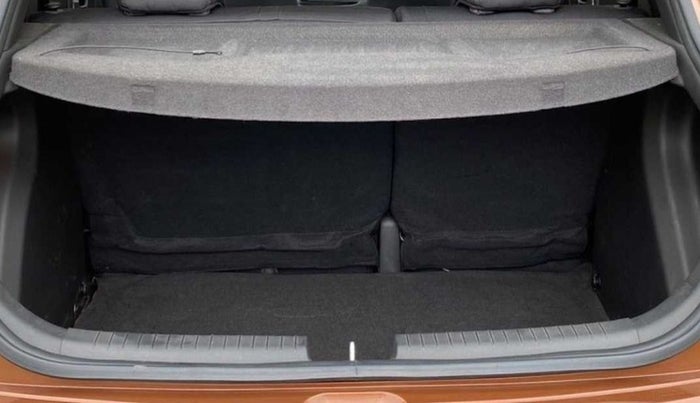 2016 Hyundai i20 Active 1.2 SX, Petrol, Manual, 73,119 km, Boot Inside