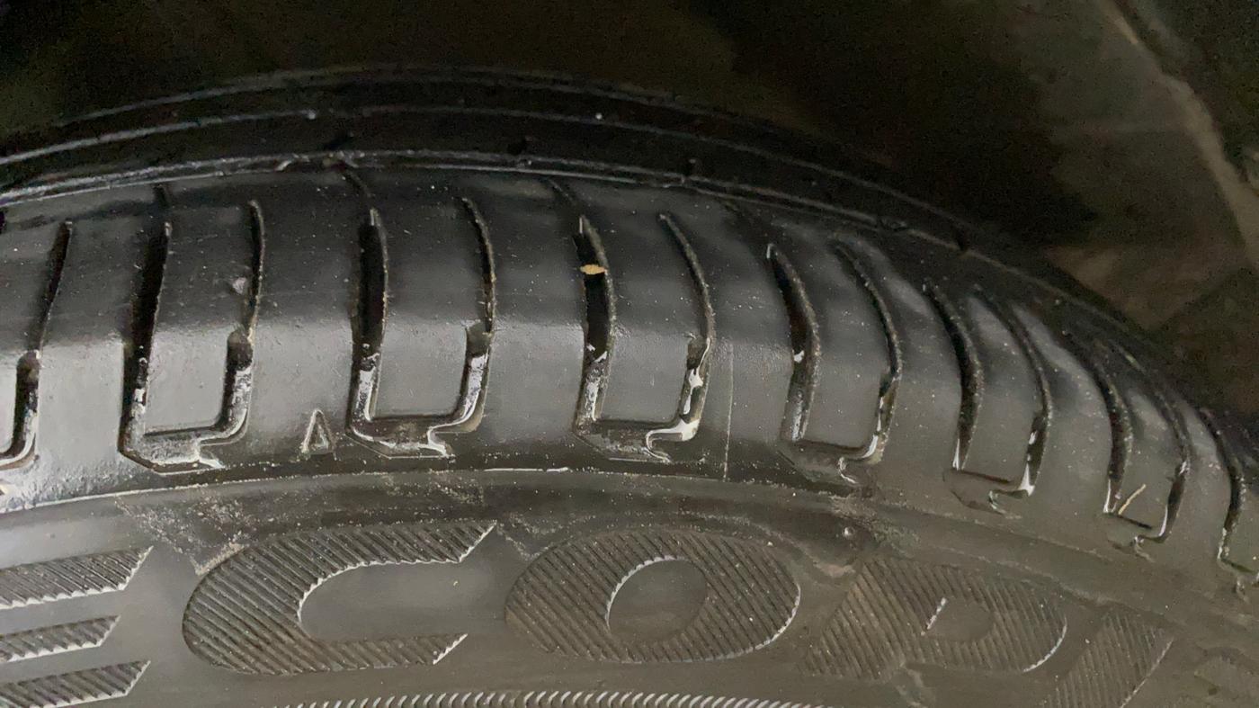 2023 Maruti Ertiga   VXI (O) CNG, CNG, Manual, 73,030 km, Left Front Tyre Tread