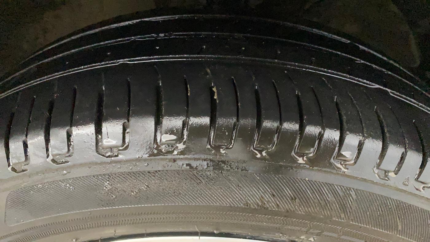 2023 Maruti Ertiga   VXI (O) CNG, CNG, Manual, 73,030 km, Right Front Tyre Tread