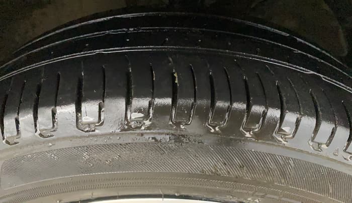 2023 Maruti Ertiga   VXI (O) CNG, CNG, Manual, 74,771 km, Right Front Tyre Tread