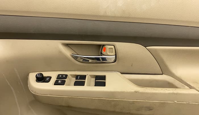 2023 Maruti Ertiga   VXI (O) CNG, CNG, Manual, 74,771 km, Driver Side Door Panels Control