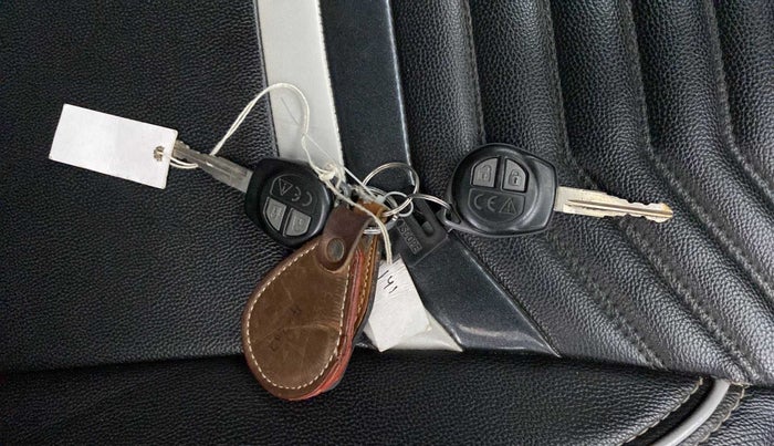 2020 Maruti Vitara Brezza LXI, Petrol, Manual, 29,871 km, Key Close Up