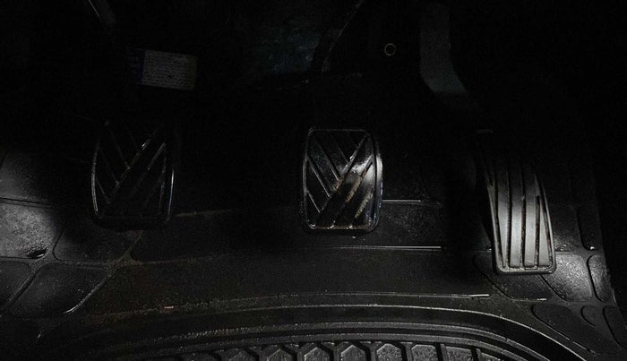 2020 Maruti Vitara Brezza LXI, Petrol, Manual, 29,871 km, Pedals