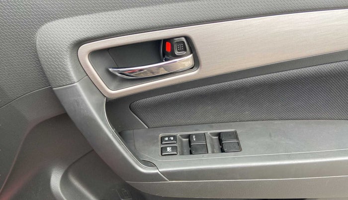 2016 Maruti Vitara Brezza ZDI PLUS DUAL TONE, Diesel, Manual, 37,754 km, Driver Side Door Panels Control