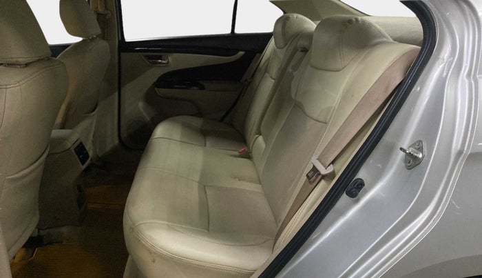 2016 Maruti Ciaz VDI SHVS, Diesel, Manual, 96,990 km, Right Side Rear Door Cabin