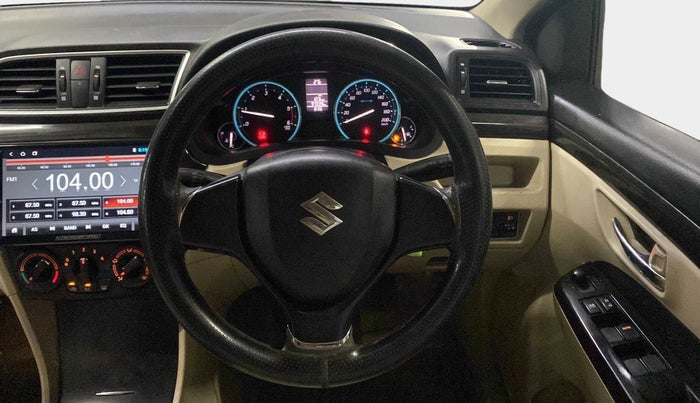 2016 Maruti Ciaz VDI SHVS, Diesel, Manual, 96,990 km, Steering Wheel Close Up