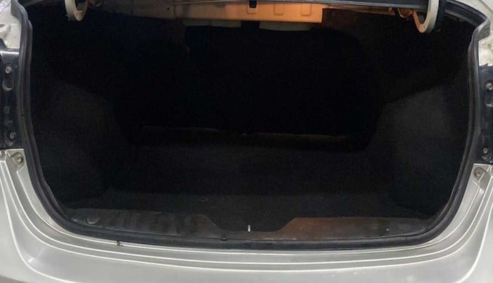 2016 Maruti Ciaz VDI SHVS, Diesel, Manual, 96,990 km, Boot Inside