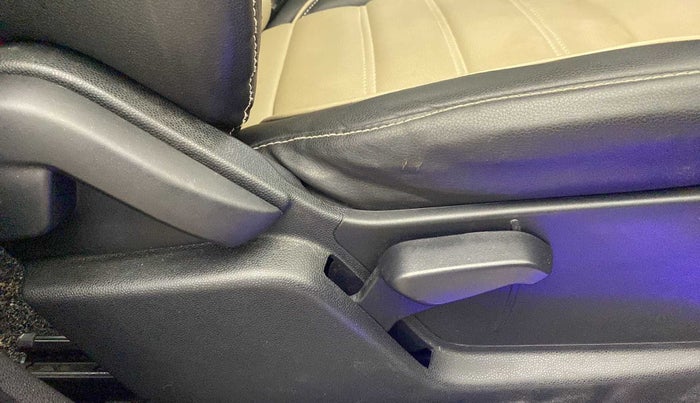 2021 Ford Ecosport TITANIUM 1.5L DIESEL, Diesel, Manual, 24,115 km, Driver Side Adjustment Panel