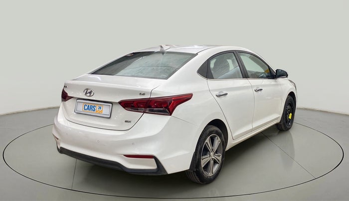 2018 Hyundai Verna 1.6 VTVT SX, Petrol, Manual, 35,965 km, Right Back Diagonal