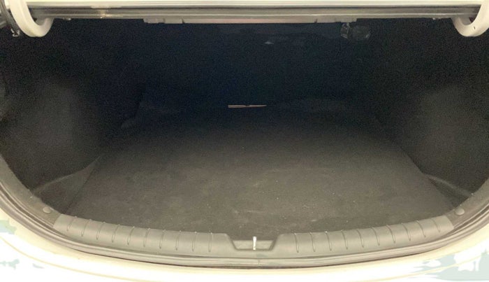 2018 Hyundai Verna 1.6 VTVT SX, Petrol, Manual, 35,965 km, Boot Inside