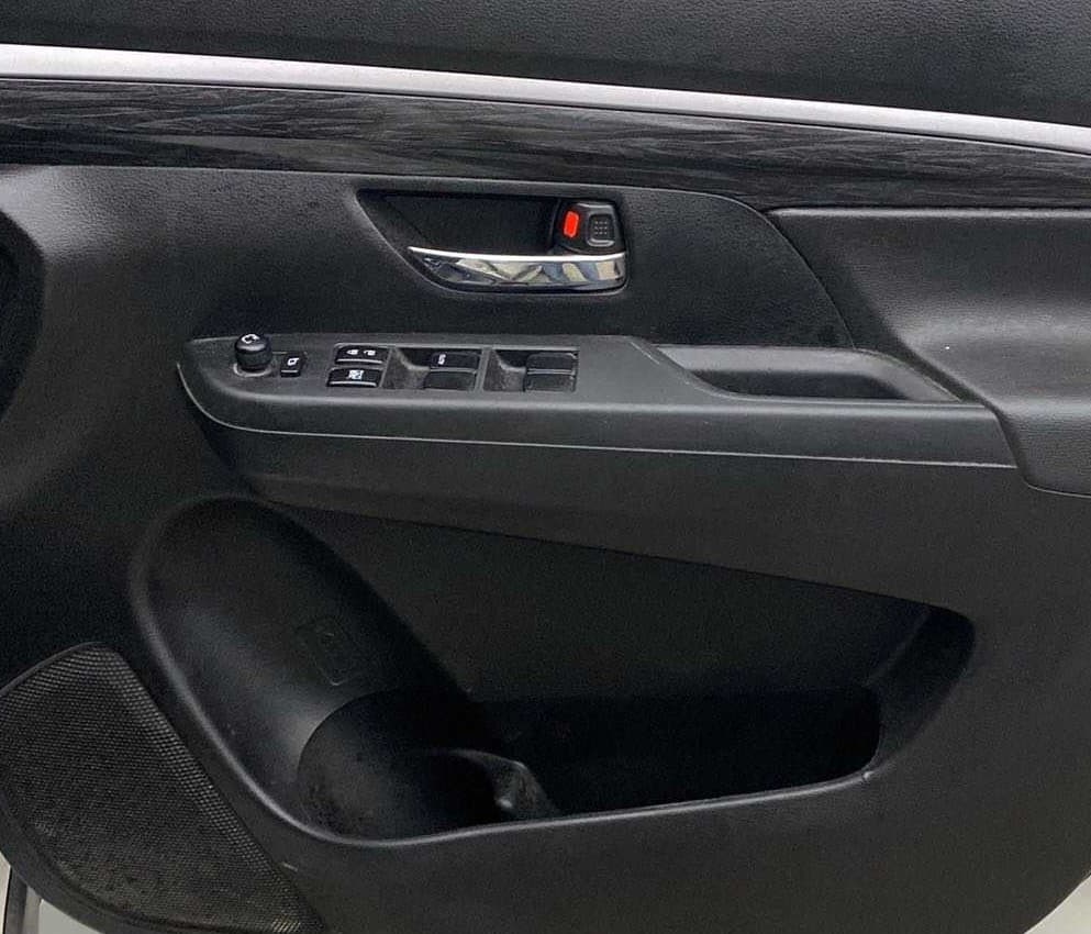 2022 Maruti XL6 ZETA MT, Petrol, Manual, 49,527 km, Driver Side Door Panels Control