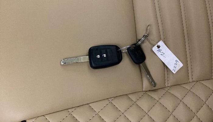 2019 Honda Amaze 1.2L I-VTEC S, CNG, Manual, 71,098 km, Key Close Up